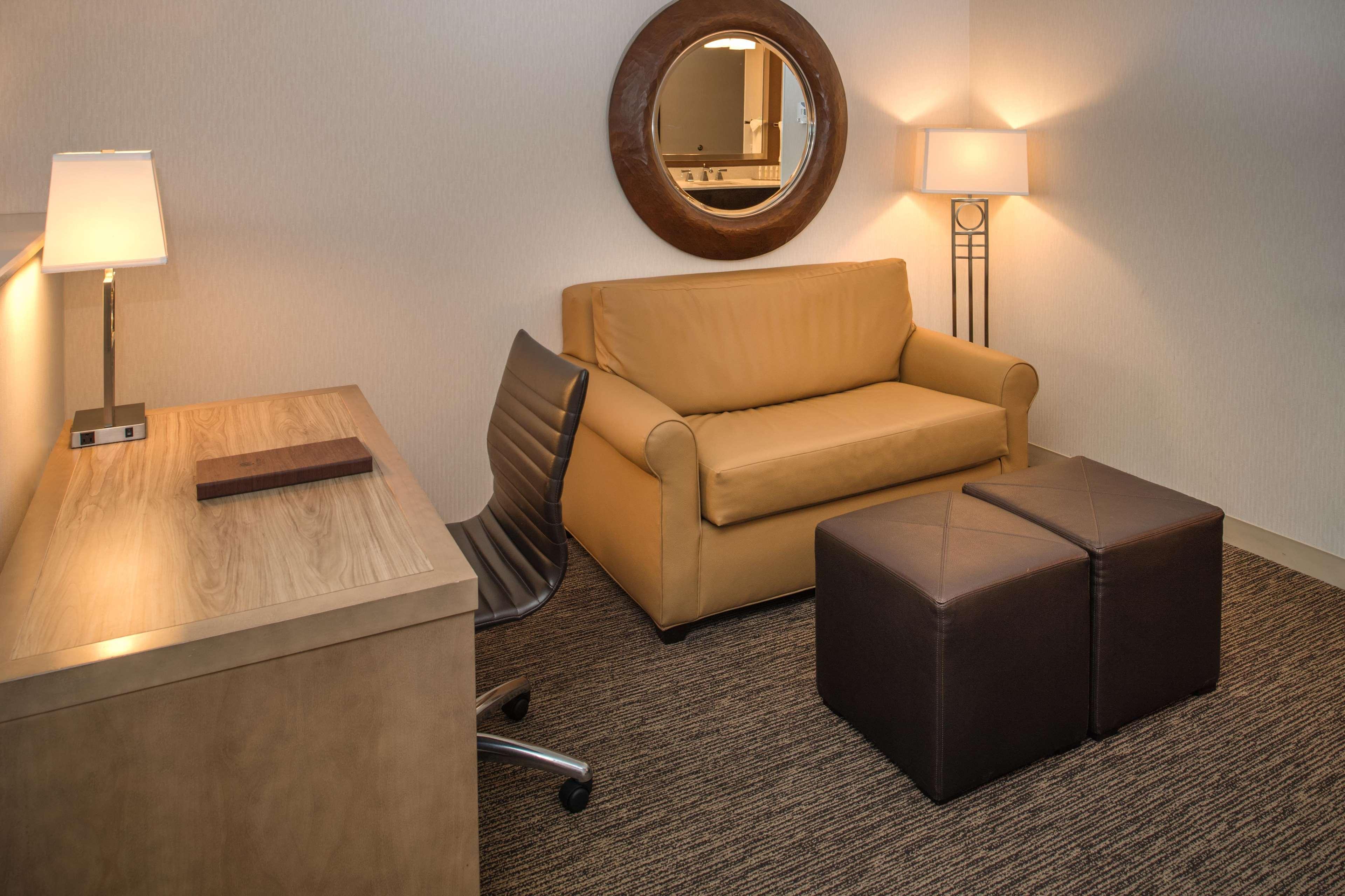 Doubletree By Hilton North Salem Hotel Екстериор снимка