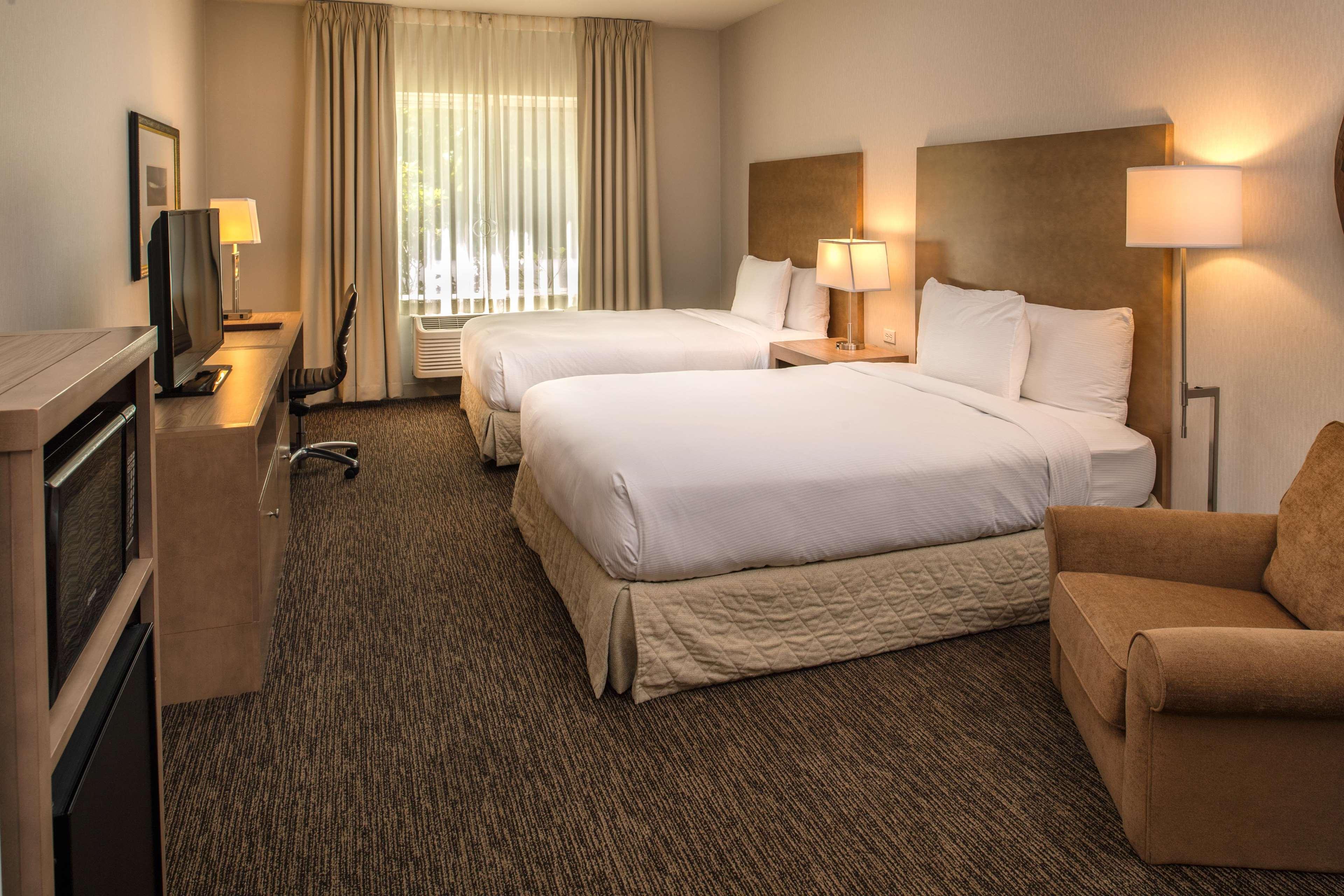 Doubletree By Hilton North Salem Hotel Екстериор снимка