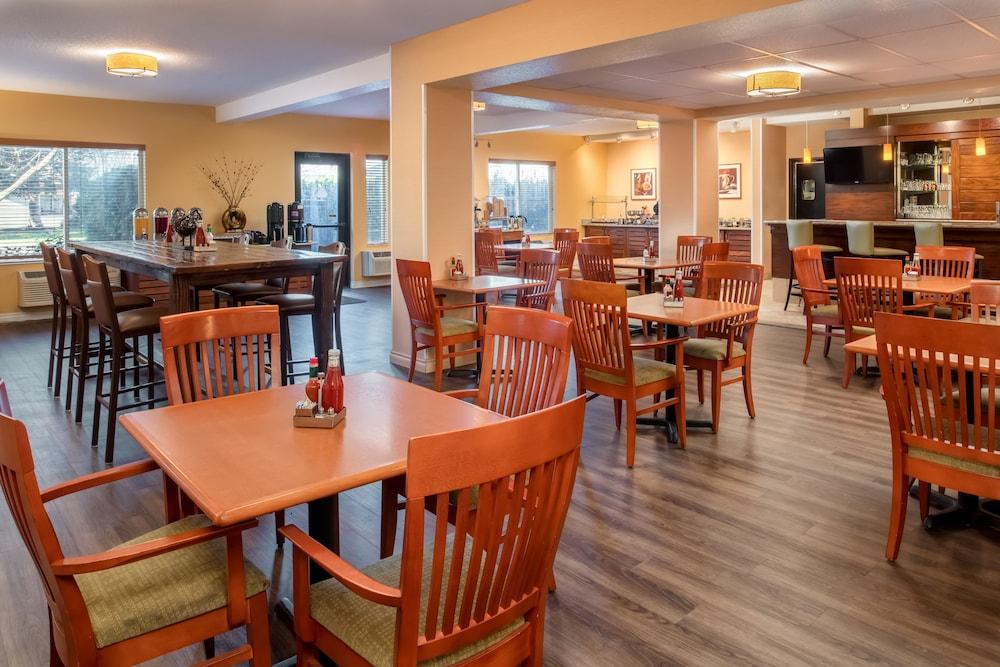 Doubletree By Hilton North Salem Hotel Екстериор снимка