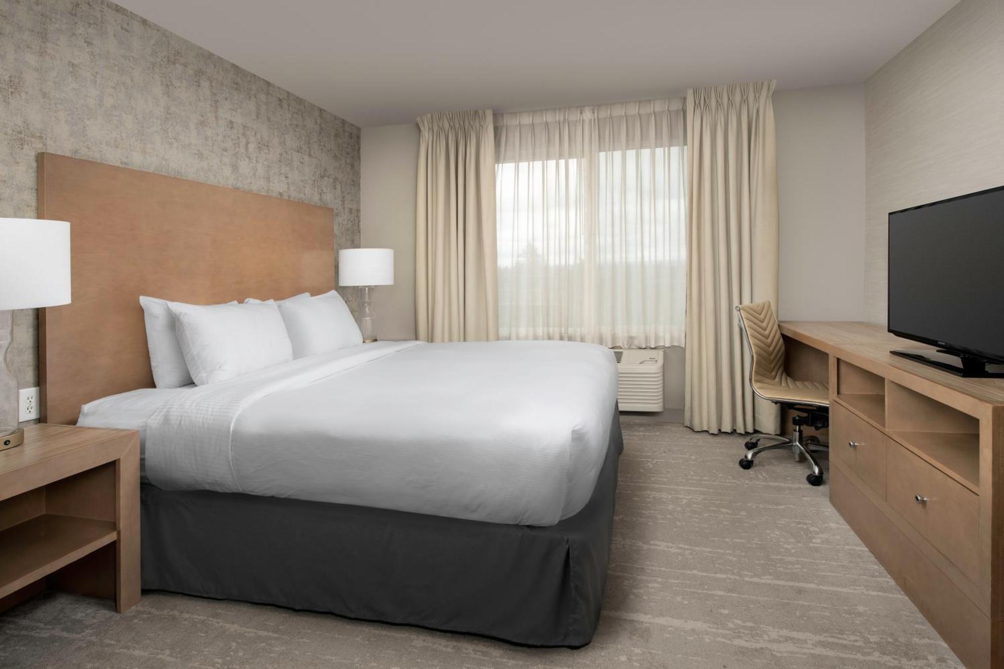 Doubletree By Hilton North Salem Hotel Екстериор снимка