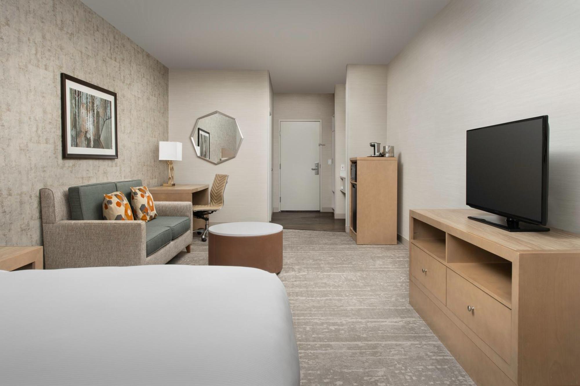 Doubletree By Hilton North Salem Hotel Екстериор снимка