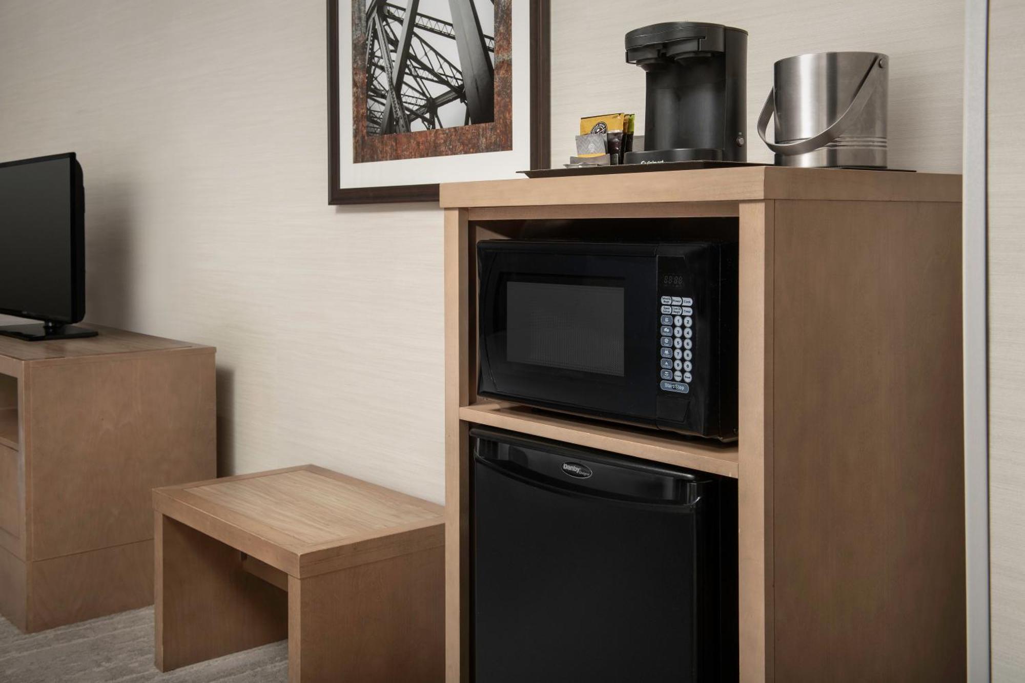 Doubletree By Hilton North Salem Hotel Екстериор снимка