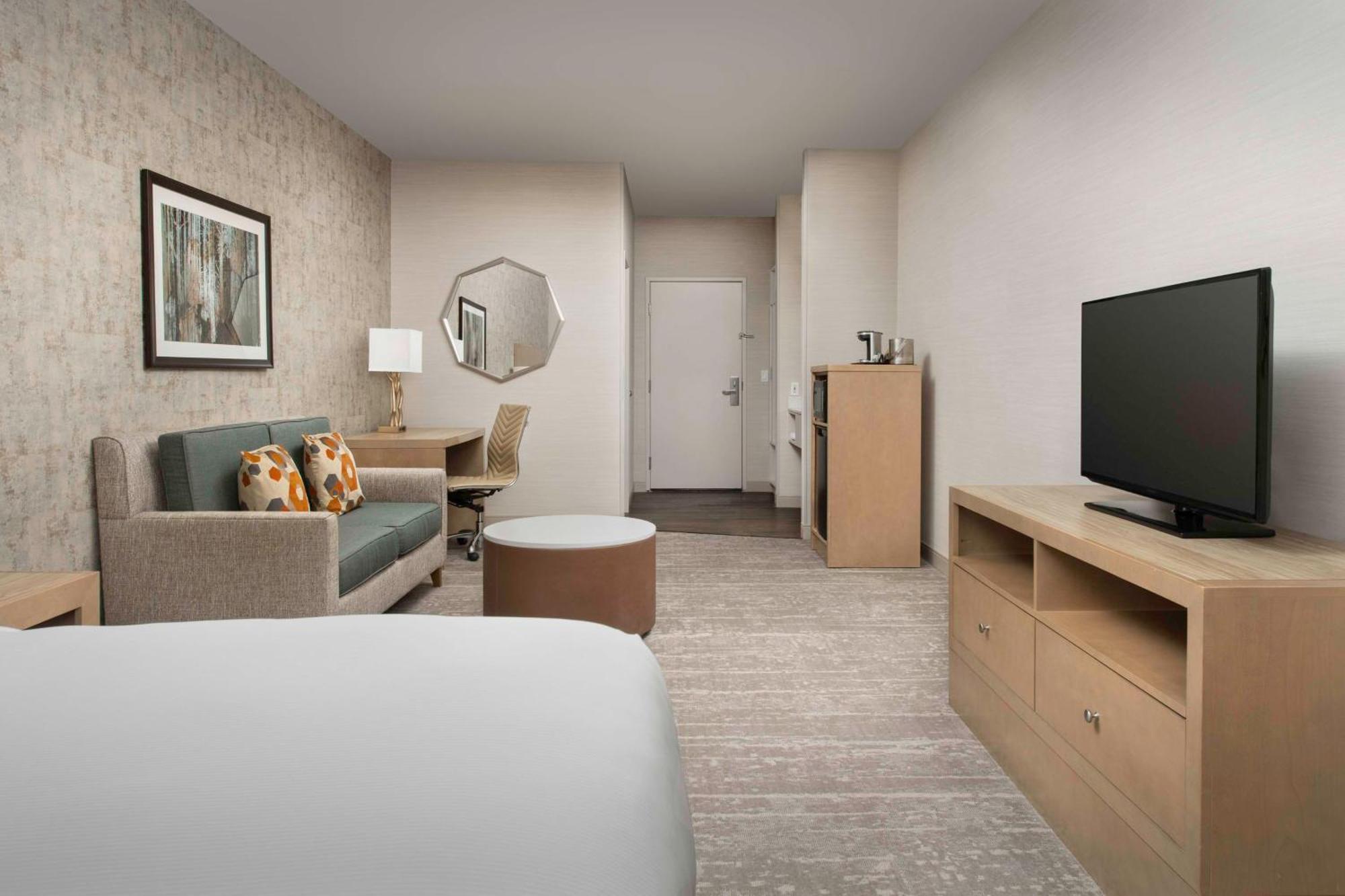Doubletree By Hilton North Salem Hotel Екстериор снимка