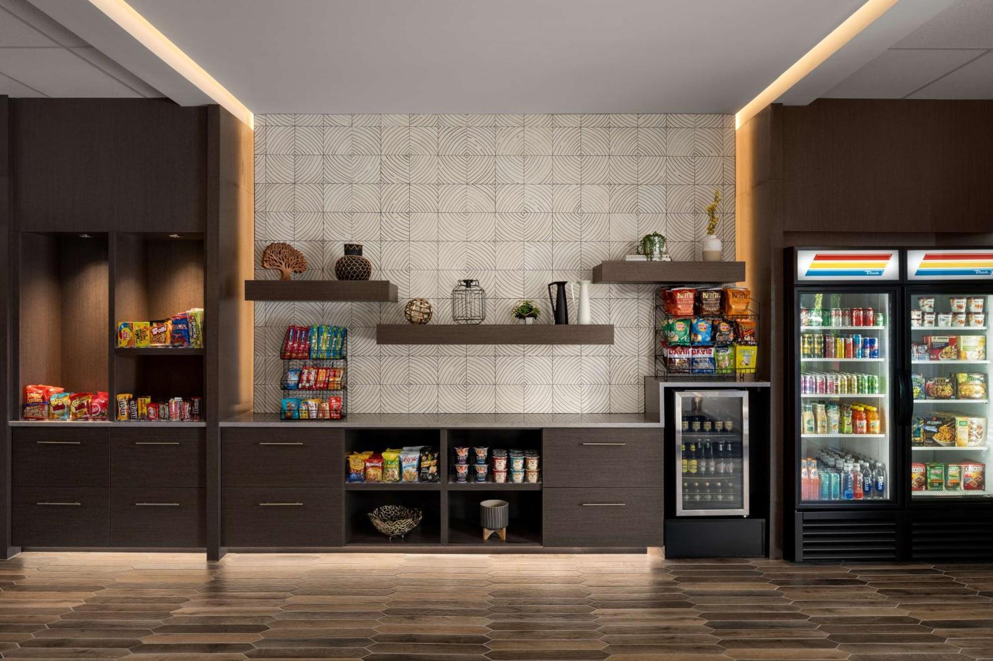 Doubletree By Hilton North Salem Hotel Екстериор снимка