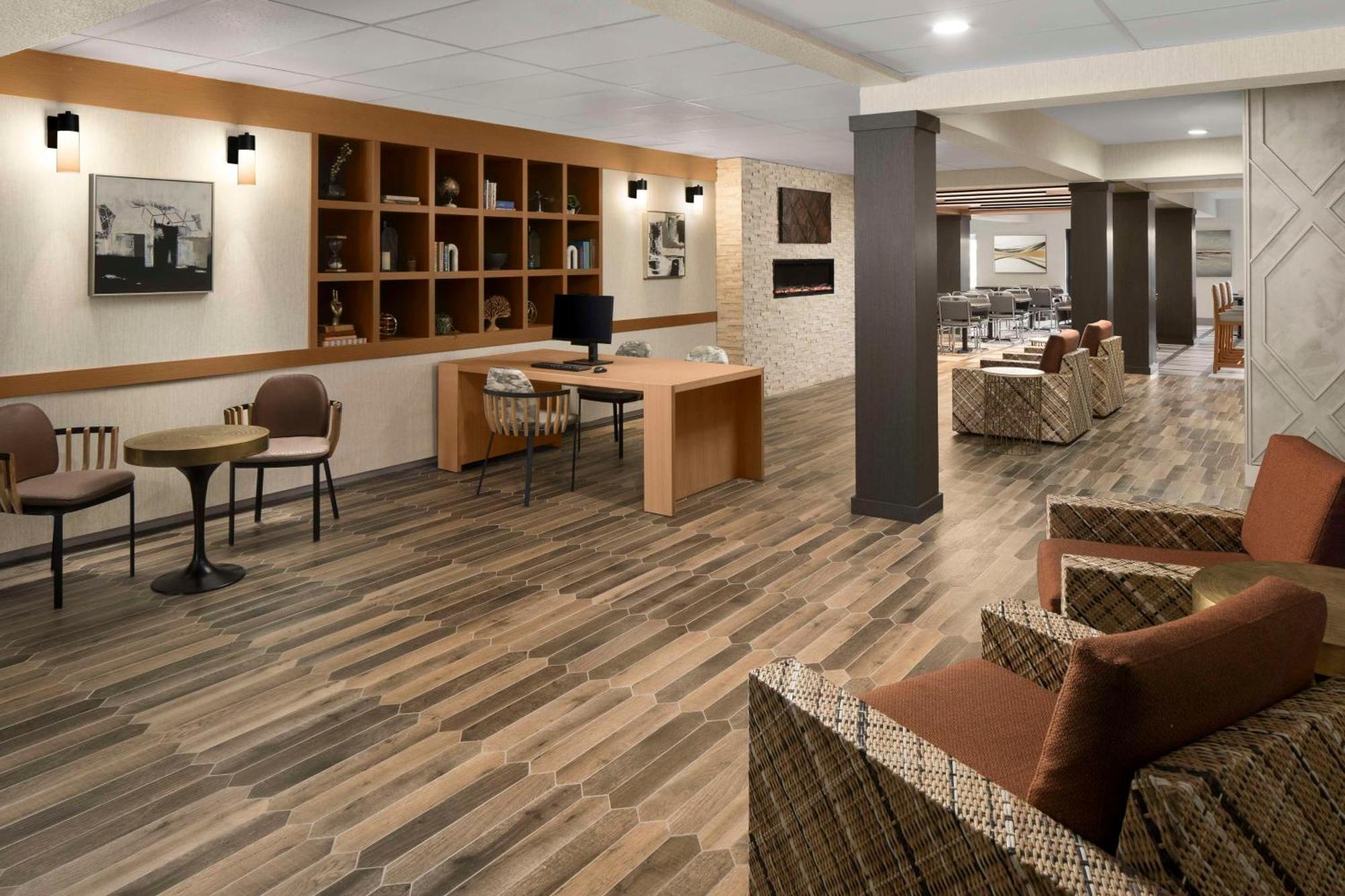 Doubletree By Hilton North Salem Hotel Екстериор снимка